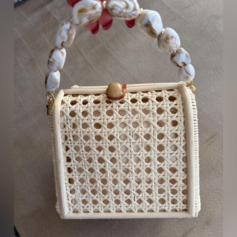Small purse with beaded handle